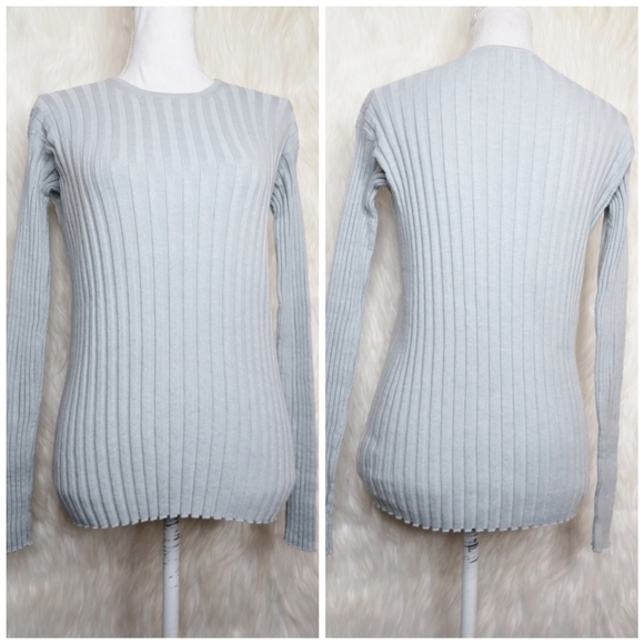 Giorgio Armani Sweaters - 💖 Giorgio Armani Sweater 💖